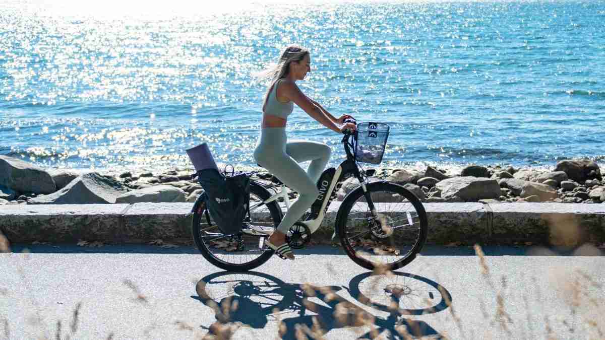 ENVO_ST-woman-Seawall